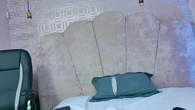 Snapshot of abby_saenz_2025 chatting on December 1, 8:58 pm abby saenz 2025 online show from December 1, 8:58 pm