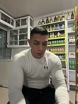 Snapshot of OliverWest04 chatting on June 14, 10:34 pm OliverWest04 online show from June 14, 10:34 pm