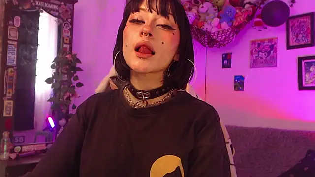 Snapshot of Layla_quinn chatting on January 10, 5:04 pm Layla quinn online show from January 10, 5:04 pm