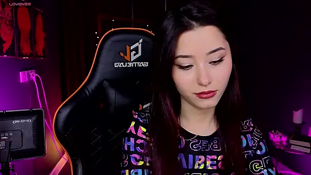 Snapshot of RedMidnight chatting on November 25, 9:04 pm RedMidnight online show from November 25, 9:04 pm