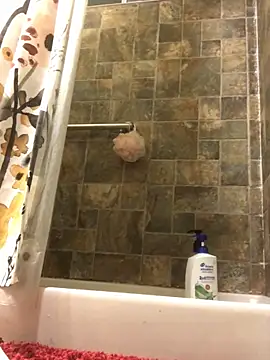 Snapshot of xxxenzo1 chatting on December 17, 10:23 am xxxenzo1 online show from December 17, 10:23 am