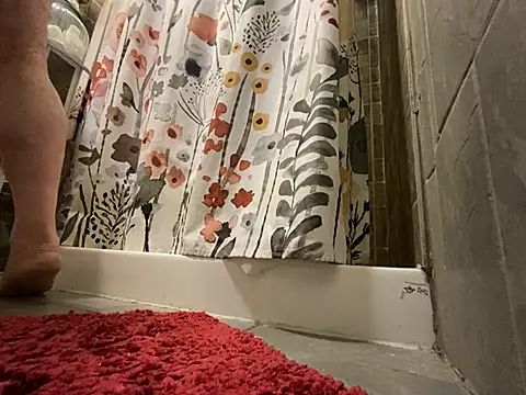 Snapshot of xxxenzo1 chatting on January 12, 11:28 am xxxenzo1 online show from January 12, 11:28 am