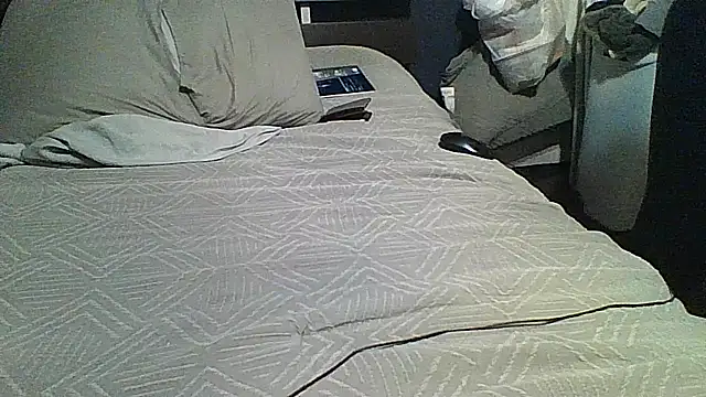 Snapshot of xxxenzo1 chatting on September 9, 4:23 am xxxenzo1 online show from September 9, 4:23 am