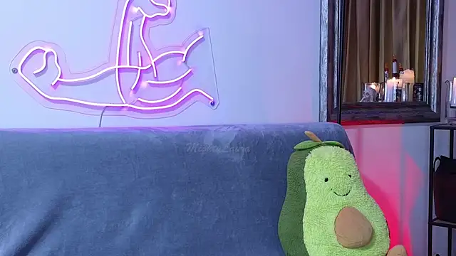 MightyLaura1 online show from April 1, 12:22 am