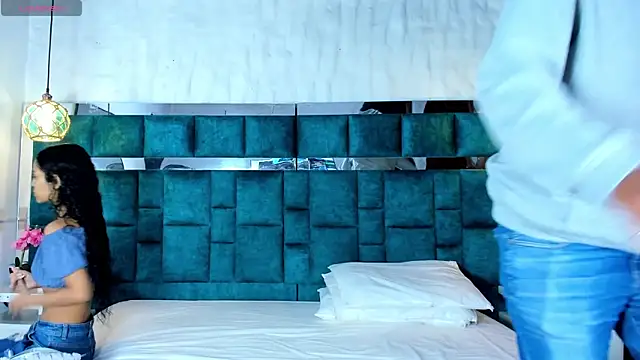  bonnyandclyde online show from March 24, 1:05 pm