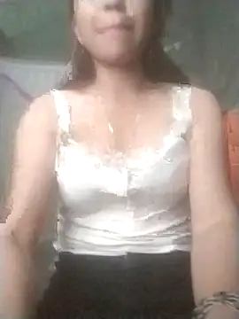 Snapshot of tieutam122 chatting on November 27, 1:18 am tieutam122 online show from November 27, 1:18 am