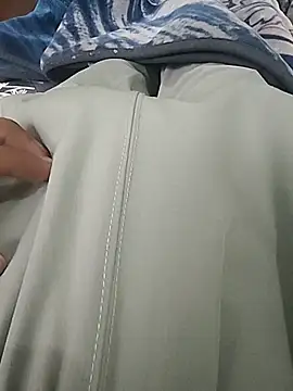 Snapshot of handsome_boy07 chatting on December 1, 4:17 am handsome boy07 online show from December 1, 4:17 am