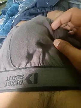 Snapshot of handsome_boy07 chatting on February 27, 4:45 am handsome boy07 online show from February 27, 4:45 am