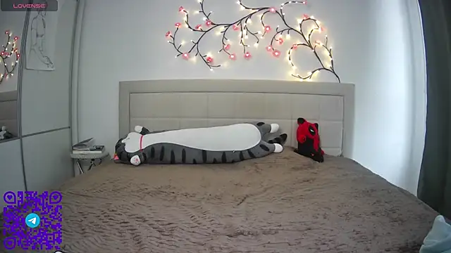 ArianeRandy online show from April 13, 3:17 pm