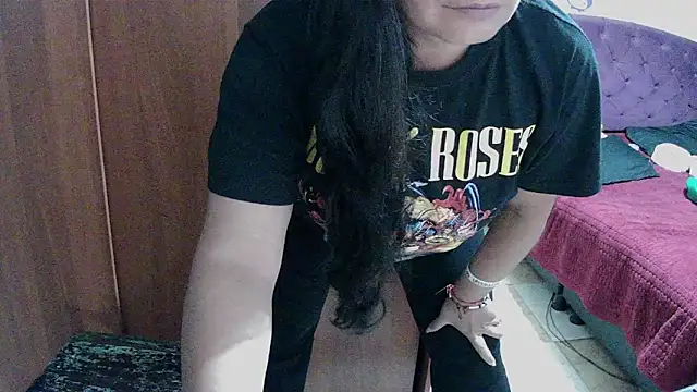 Snapshot of vivian-milf chatting on May 14, 2:18 am vivian-milf online show from May 14, 2:18 am