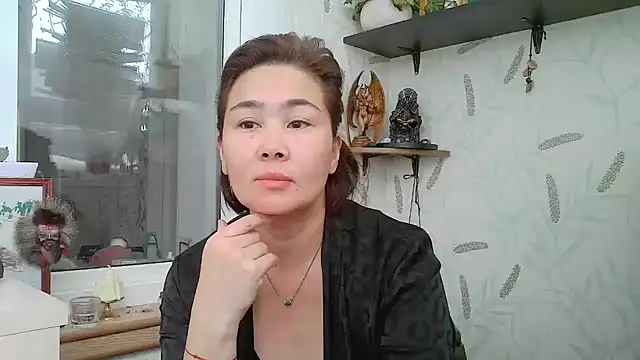 Snapshot of Nettie_Allie chatting on December 5, 7:39 am Nettie Allie online show from December 5, 7:39 am