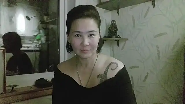 Snapshot of Nettie_Allie chatting on December 18, 9:10 pm Nettie Allie online show from December 18, 9:10 pm