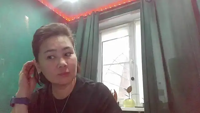 Snapshot of Nettie_Allie chatting on December 22, 10:56 am Nettie Allie online show from December 22, 10:56 am