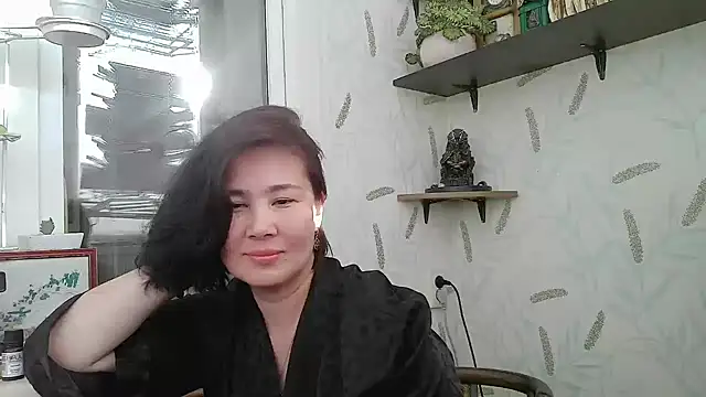 Snapshot of Nettie_Allie chatting on January 6, 10:52 am Nettie Allie online show from January 6, 10:52 am