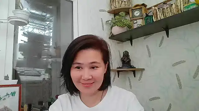 Snapshot of Nettie_Allie chatting on February 4, 12:44 pm Nettie Allie online show from February 4, 12:44 pm