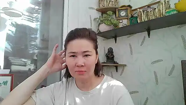 Snapshot of Nettie_Allie chatting on February 5, 10:31 am Nettie Allie online show from February 5, 10:31 am