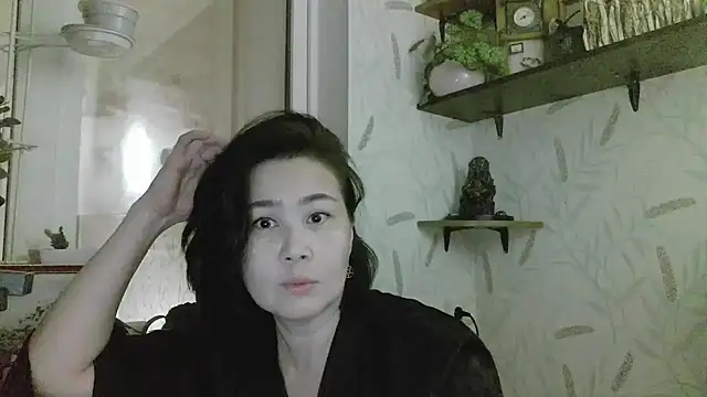 Snapshot of Nettie_Allie chatting on February 19, 8:05 pm Nettie Allie online show from February 19, 8:05 pm
