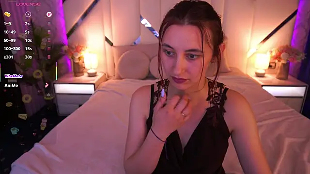 RoxieRay online show from June 9, 1:23 pm