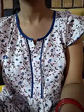 RASHMI SHARMA9 online show from April 17, 5:10 am