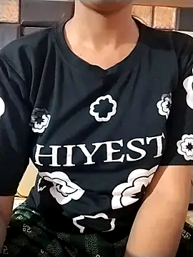 RASHMI SHARMA9 online show from April 18, 5:28 pm