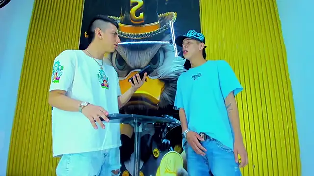 Snapshot of twink_scott_ chatting on December 19, 8:38 pm twink scott online show from December 19, 8:38 pm