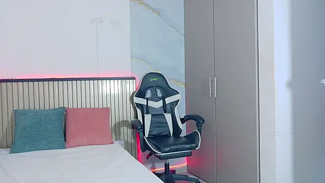 Liaa walker online show from November 27, 12:07 pm