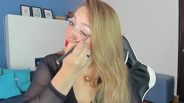 Anto Thompson online show from April 9, 8:25 pm