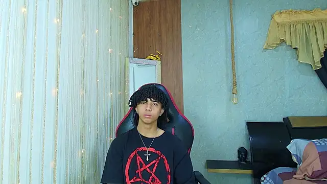 kim curlyy online show from March 9, 2:10 pm