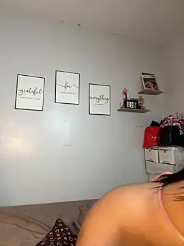 Diannellove online show from February 18, 4:14 pm