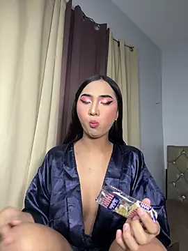 Diannellove online show from May 4, 6:37 pm