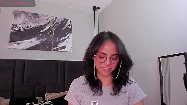 Snapshot of Scarlett_musik chatting on February 7, 4:38 am Scarlett musik online show from February 7, 4:38 am