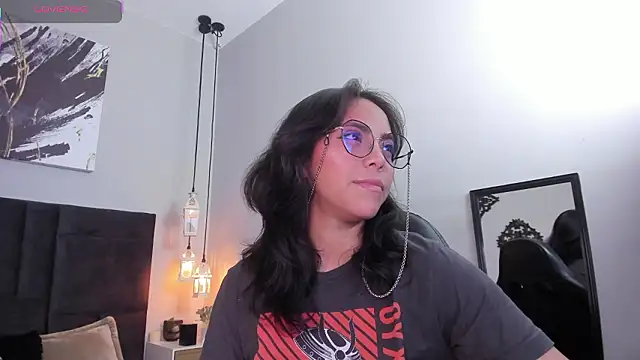 Snapshot of Scarlett_musik chatting on February 8, 4:27 am Scarlett musik online show from February 8, 4:27 am