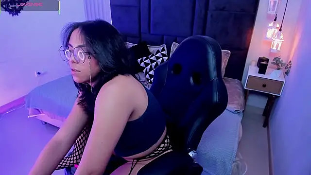 Snapshot of Scarlett_musik chatting on February 12, 4:40 am Scarlett musik online show from February 12, 4:40 am