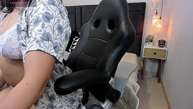 Snapshot of Scarlett_musik chatting on February 21, 4:46 am Scarlett musik online show from February 21, 4:46 am