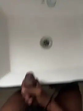 Snapshot of jare692001 chatting on November 30, 11:25 am jare692001 online show from November 30, 11:25 am