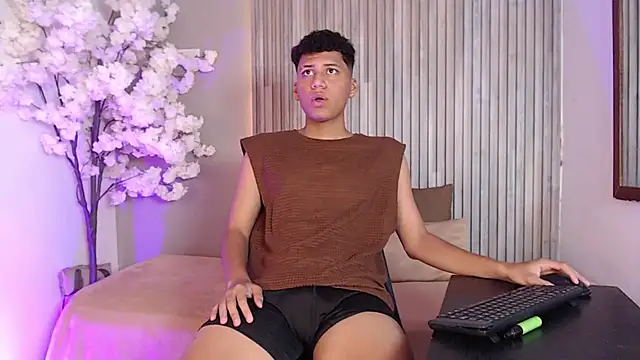 Andrey Lev1 online show from November 27, 7:49 pm