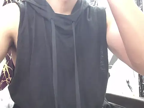 Snapshot of simonm667 chatting on April 10, 8:35 pm simonm667 online show from April 10, 8:35 pm
