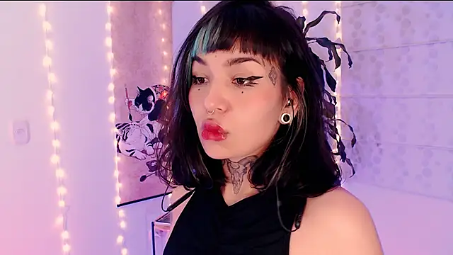 justmartina  online show from March 19, 2:26 am