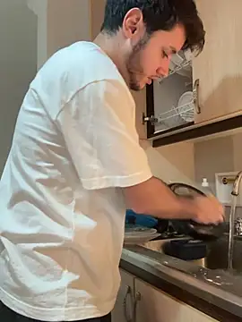 Snapshot of RicoValen chatting on February 24, 1:47 am RicoValen online show from February 24, 1:47 am