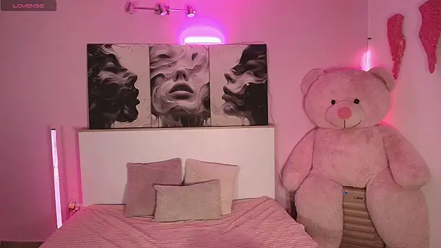 Snapshot of LindseyCoxx chatting on February 14, 11:12 pm LindseyCoxx online show from February 14, 11:12 pm