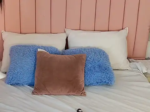 Snapshot of LindseyCoxx chatting on March 4, 1:33 am LindseyCoxx online show from March 4, 1:33 am