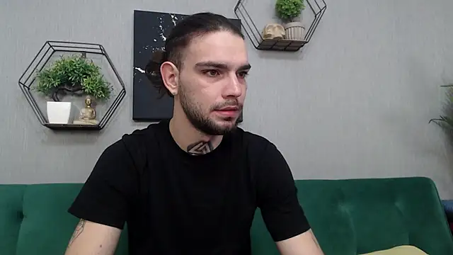 Snapshot of KaneHunter chatting on January 18, 8:12 pm KaneHunter online show from January 18, 8:12 pm