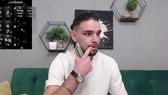 Snapshot of KaneHunter chatting on February 2, 9:46 pm KaneHunter online show from February 2, 9:46 pm