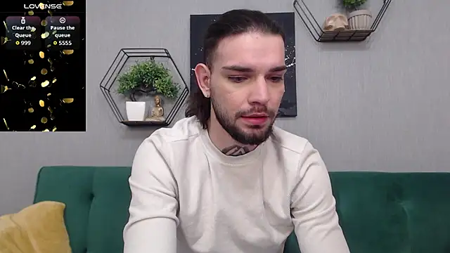 Snapshot of KaneHunter chatting on February 9, 10:14 pm KaneHunter online show from February 9, 10:14 pm