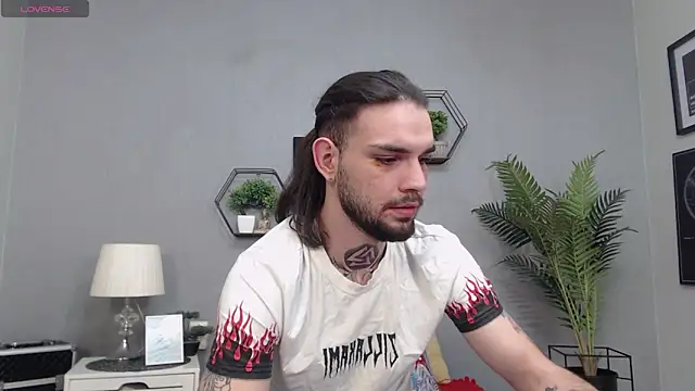 Snapshot of KaneHunter chatting on February 12, 8:15 pm KaneHunter online show from February 12, 8:15 pm