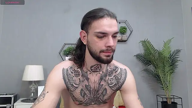 Snapshot of KaneHunter chatting on February 15, 8:49 pm KaneHunter online show from February 15, 8:49 pm