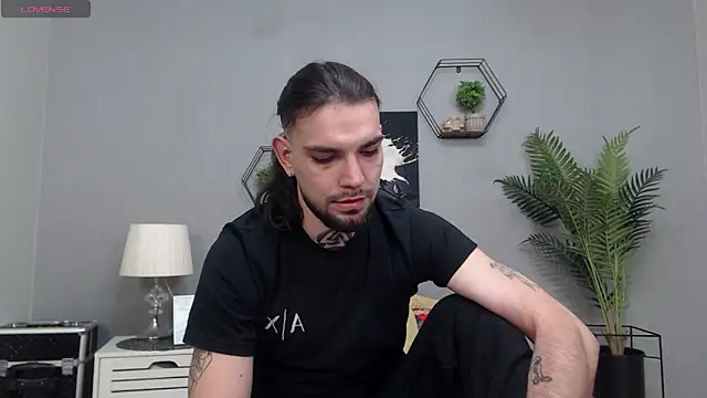 Snapshot of KaneHunter chatting on February 17, 12:56 pm KaneHunter online show from February 17, 12:56 pm