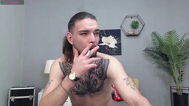 Snapshot of KaneHunter chatting on February 22, 8:40 pm KaneHunter online show from February 22, 8:40 pm