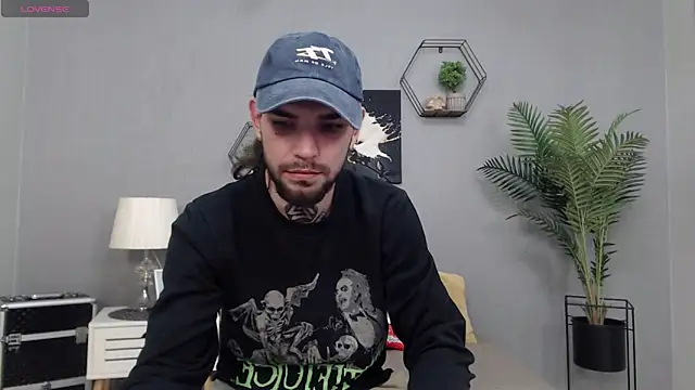 Snapshot of KaneHunter chatting on February 25, 9:13 pm KaneHunter online show from February 25, 9:13 pm