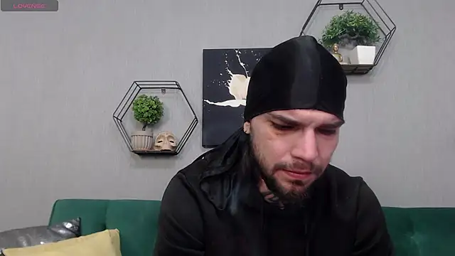 Snapshot of KaneHunter chatting on March 2, 6:37 pm KaneHunter online show from March 2, 6:37 pm